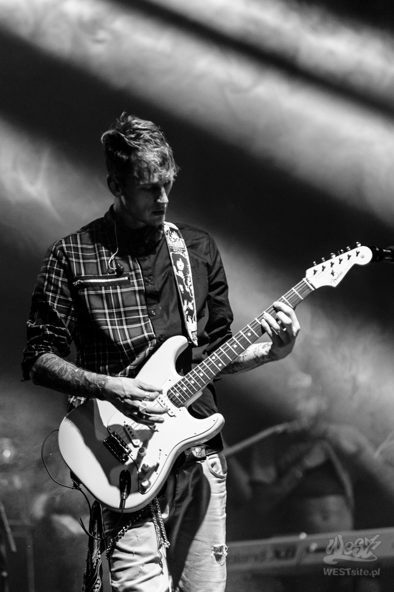 #64 Machine Gun Kelly x Live Band, Machine Gun Kelly ROAD TRIPPIN TOUR @ Warszawa, 2015